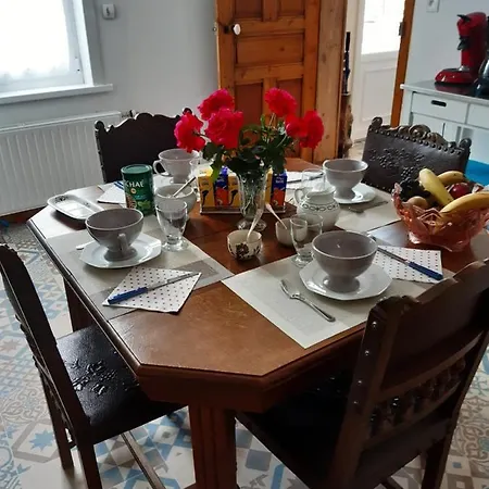 Au Coeur De L'enclave Bed & Breakfast Moeuvres