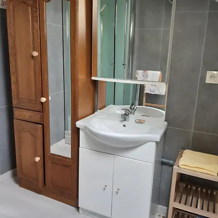 Au Coeur De L'enclave 3* Moeuvres