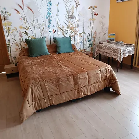 Au Coeur De L'enclave Bed & Breakfast