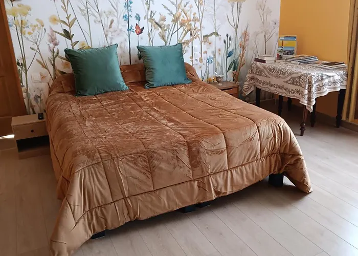 Au Coeur De L'enclave Bed & Breakfast